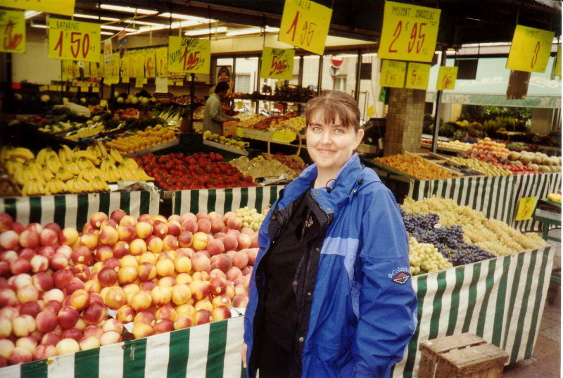 Fawn at fruit and veg market on Rue Cler